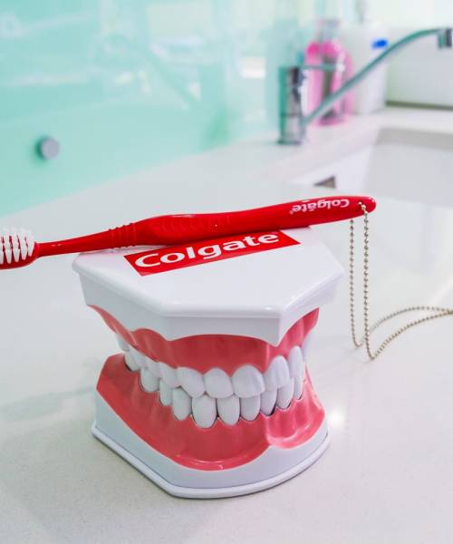 Удалить зуб Удалить зуб